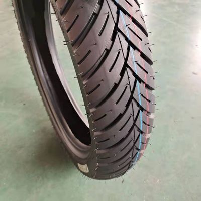 35% tot 55% rubbergehalte Deep Design 120/70-17 Motorfietsband voor alle weersomstandigheden