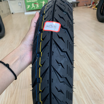 35%-55% rubbergehalte Leo banden Motorfiets 100/90-14 voor Qingdao Port Distributors