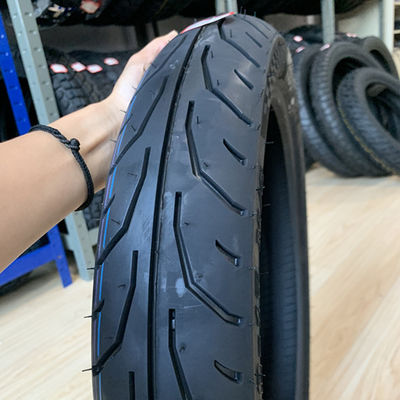 Geproduceerde motorfietsbanden 90/90-17 met een capaciteit van 5000 stuks per dag