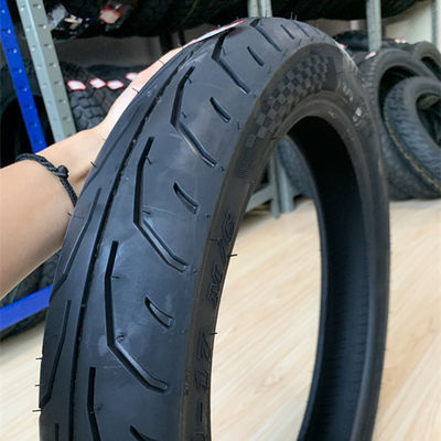 Geproduceerde motorfietsbanden 90/90-17 met een capaciteit van 5000 stuks per dag