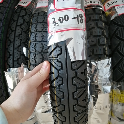 Directe bandenkas 3.00 18 Motorfietsband 300-18 met 35% tot 55% rubbergehalte