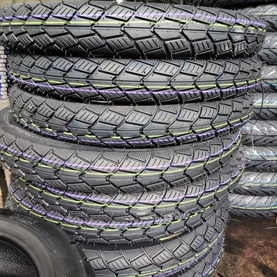 Motorfietsbanden zonder buizen Buis 17/2.75 2.75-17 275 17 Rubbergehalte 35%-45% Patroonbanden