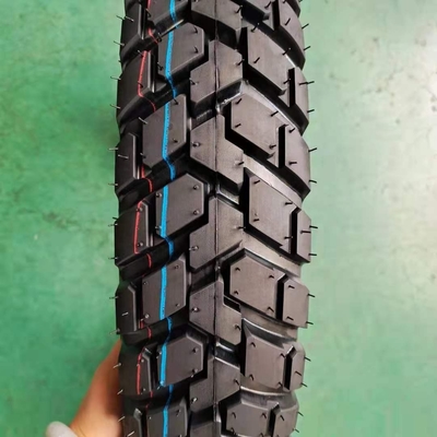 Maxxis Motorcycle Tire Tubeless 110/90-16 met rubbergehalte 35%-55% in Qingdao Port