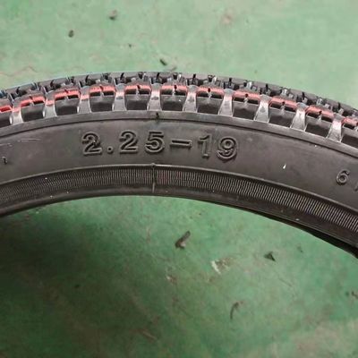5000 stuks per dag Treksterkte 10,5 Chinese motorfietsband 2,25 x 19 geloofwaardig