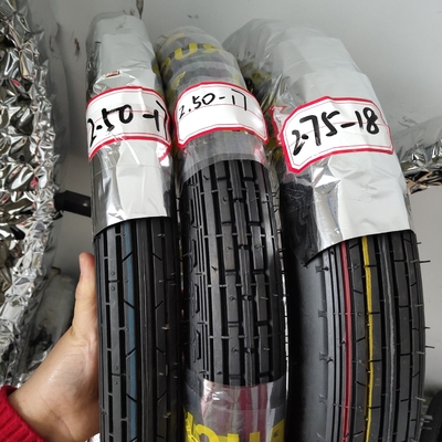 Super 110/90-18 Rubber motorfietsband voor en OEM aanvaarding 3.5 kg gewicht