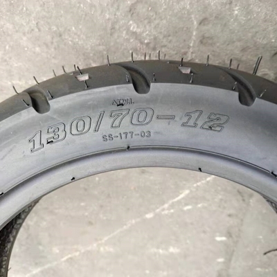 5000 stuks per dag Productiecapaciteit bandenhuls voor buisloze motorrijwielen 120/70 12