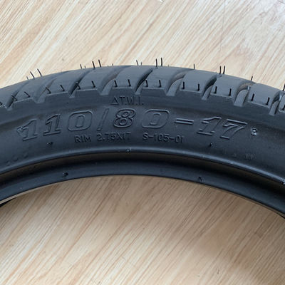 Motorfietsbandenfabrikanten op de Afrikaanse markt met 20000 KM werktijd 110/80 17