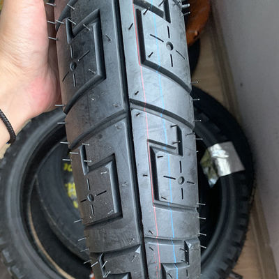 Super rubber motorfietsband 90/90/18 met een productiecapaciteit van 5000 stuks per dag