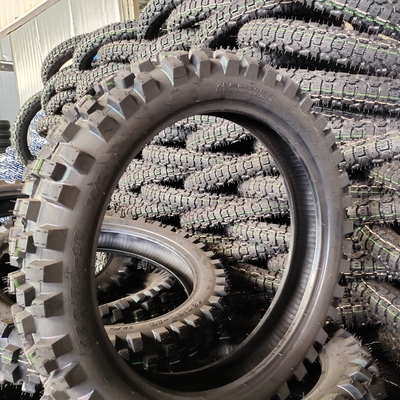 120/80-18 Motorfietsband met 35% tot 45% rubbergehalte en TL 6,5 kg