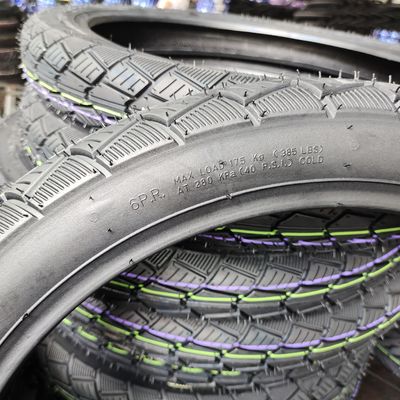 Motorfietsbanden zonder buizen Buis 17/2.75 2.75-17 275 17 Rubbergehalte 35%-45% Patroonbanden