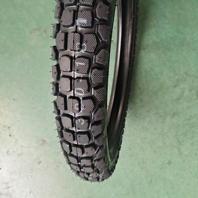 35% tot 55% rubbergehalte Motorfietsband 3.00-18 voor en lange levensduur van 20000 KM