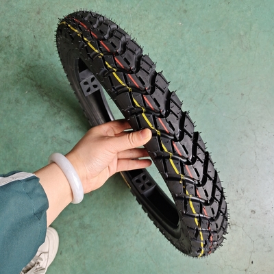 Motorfietsband 2.75-17 buisloze klasse A 5000 stuks per dag Productie met diepgaand ontwerp