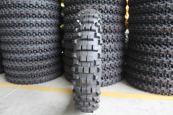 TL 6.8KG 140/80-18 140/80/18 140 80 18 Chinese rubberen motorfietsband voor de haven van Qingdao