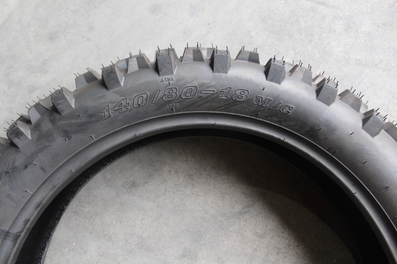 TL 6.8KG 140/80-18 140/80/18 140 80 18 Chinese rubberen motorfietsband voor de haven van Qingdao