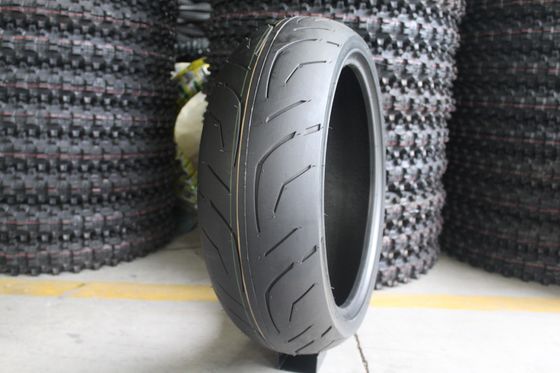 Hoge laadcapaciteit motorfiets buisloze band 180/50/17 TL voor uw motorfiets