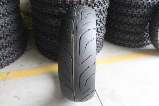 35% tot 45% rubbergehalte 180/55/17 TL motorfietsbuisloze banden voor de haven van Qingdao
