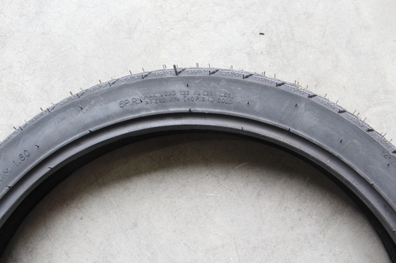 Motorfietsband 2.50-17 2.75-17 3.00-17 2.50-18 2.75-18 3.00-18 met een laadvermogen van 165 kg