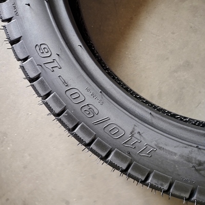 110/90-16 Motorfietsband TT TL met 6PR/8PR-verplaatsingssnelheid en snelheid van 150 km/u
