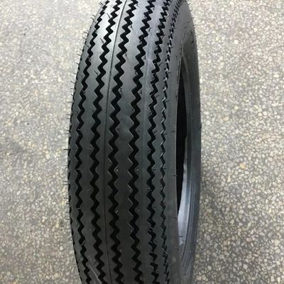 Saagdandpatroon Motorfietsbanden 4.50x17 450-17 450/17 voor het laden van haven Qingdao haven