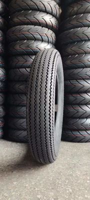 Saagdandpatroon Motorfietsbanden 4.50x17 450-17 450/17 voor het laden van haven Qingdao haven