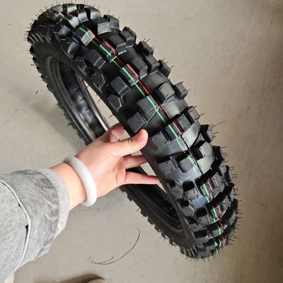 Groot prestatie motorfietsband 4.10-18 in de haven van Qingdao met een levensduur van 20000 km