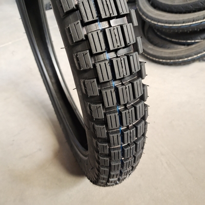 3.00-18 Tubeless motorfietsband voor de markt Werkduur 20000 KM Rubbergehalte 35%-55%