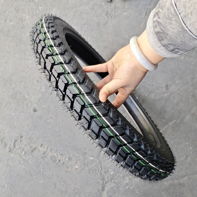 Zware motorfietsband 2.75-18 voor 20000 KM Werklevensduur Levertijd binnen 25 dagen
