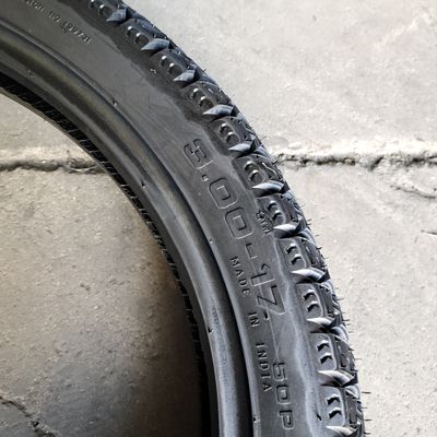 Bandkasten Populair patroon motorfietsband 3.00-18 3.00x17 Treksterkte 10.5