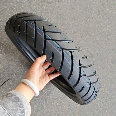 110/80-17 8PR Motorfietsband met hoge treksterkte Langdurig voor de markt van Venezuela