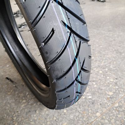 110/80-17 8PR Motorfietsband met hoge treksterkte Langdurig voor de markt van Venezuela