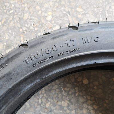 110/80-17 8PR Motorfietsband met hoge treksterkte Langdurig voor de markt van Venezuela