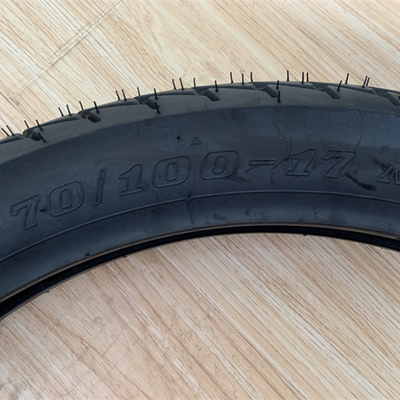 Productiecapaciteit 10000 stuks per dag voor rubberen motorrijwielen 70/100-17