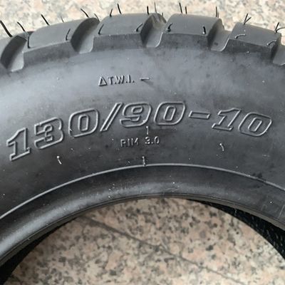 Supermotorfietsband 130/90-10 met 35% tot 55% rubber en lange levensduur