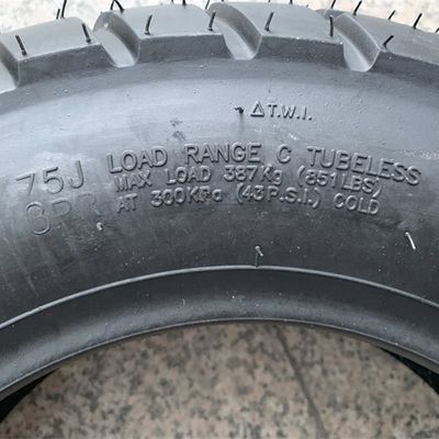Supermotorfietsband 130/90-10 met 35% tot 55% rubber en lange levensduur