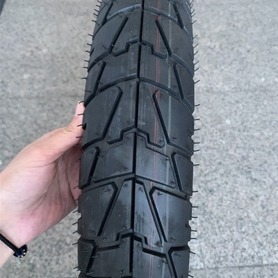 20000 KM Werktijd 90/90-18 Motorfietsband met een dagelijkse productiecapaciteit van 5000 stuks