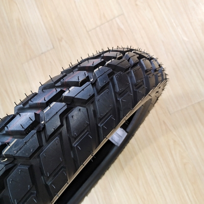 Afrikaanse markt Motorcycle tubeless band 100/90-17 met en 5000 stuks Productie per dag