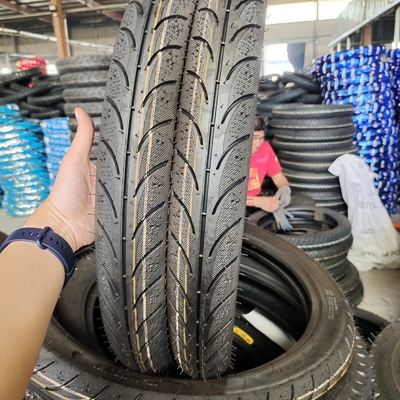 Motorfietsband 2.75-18 275 18 voor in India's Bike Tyres TT 2.6KG TL 2.9KG