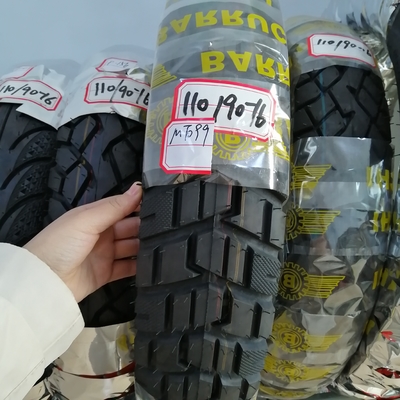 16 inch 110/90-16 buisloze motorfietsbanden in Qingdao Port met luchtdruk 280kpa