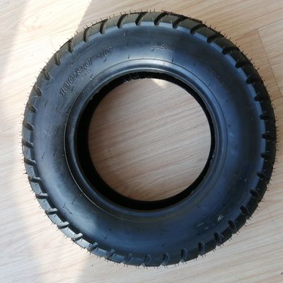 130/90-10 bandengrootte betaalbare en duurzame motorfietsbanden in Qingdao-haven