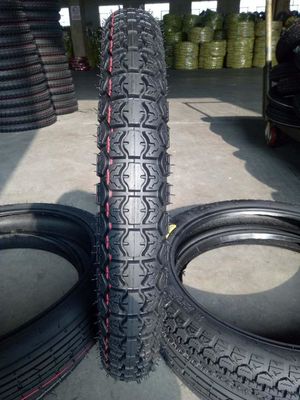 3.00-17 Motorfietsband met een levensduur van 20000 km en een productiecapaciteit van 5000 stuks per dag