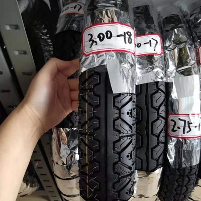 Deep Design 18 inch motorfietsband voor en laden in Qingdao Port