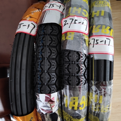 Qingdao Port Loading 17 Inch 275-17 Motorcycle band en buis met 20000 KM werktijd