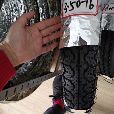 Banden van motorfietsen met een treksterkte van 105