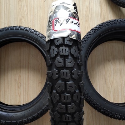 Rubber motorfietsband 90/90-18 met 20000 KM Werkduur Levertijd binnen 25 dagen