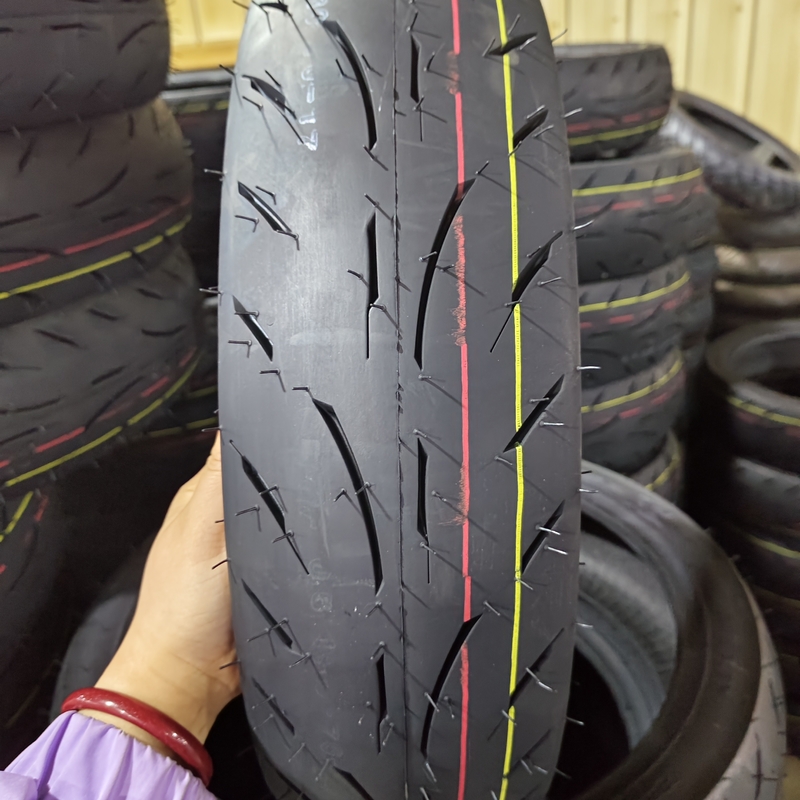 Natuurlijke rubber grondstof Motorfietsbanden 130/70-17 Motorfietsband 17