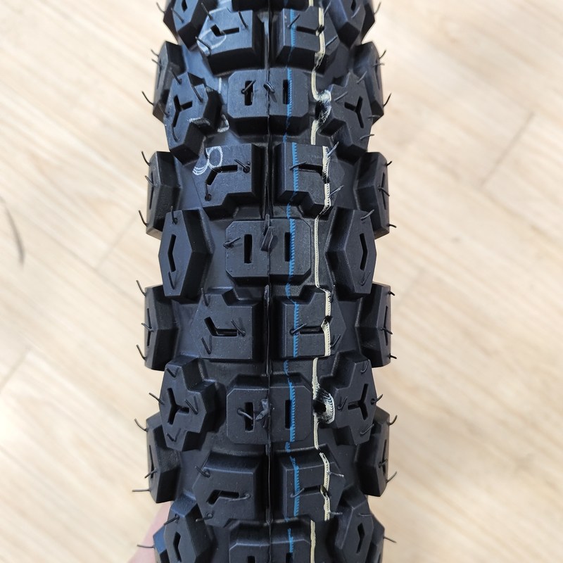 Grondstof Natuur Rubber Steel Nylon TT/TL Motorfietsband 4.10-18