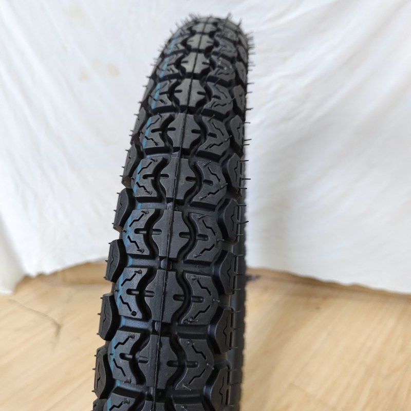 Qingdao Market Motorcycle Inner Tube Tire 3.00-17 Gemaakt van natuur rubber staal nylon
