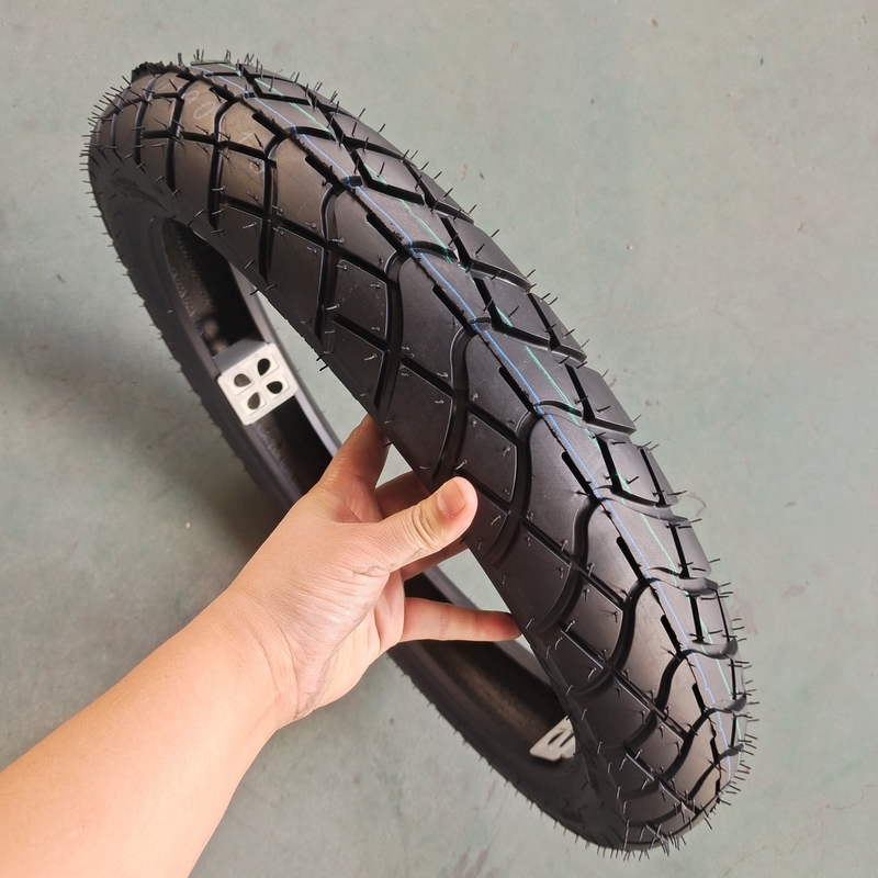 Verkoop Motorfietsbandbandband 90/90-18 met 6pr/8pr Ply Rating Natrual Rubber