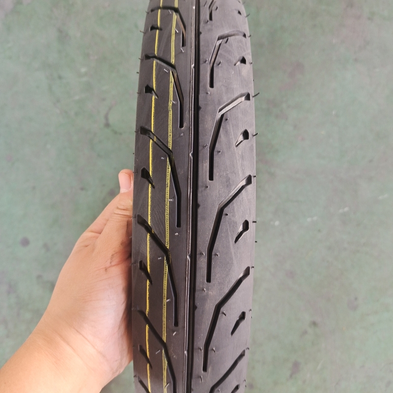 Buisloze band 70/90-14 6PR Motorfietsband Perfect'Vereisten Onderdelen inbegrepen