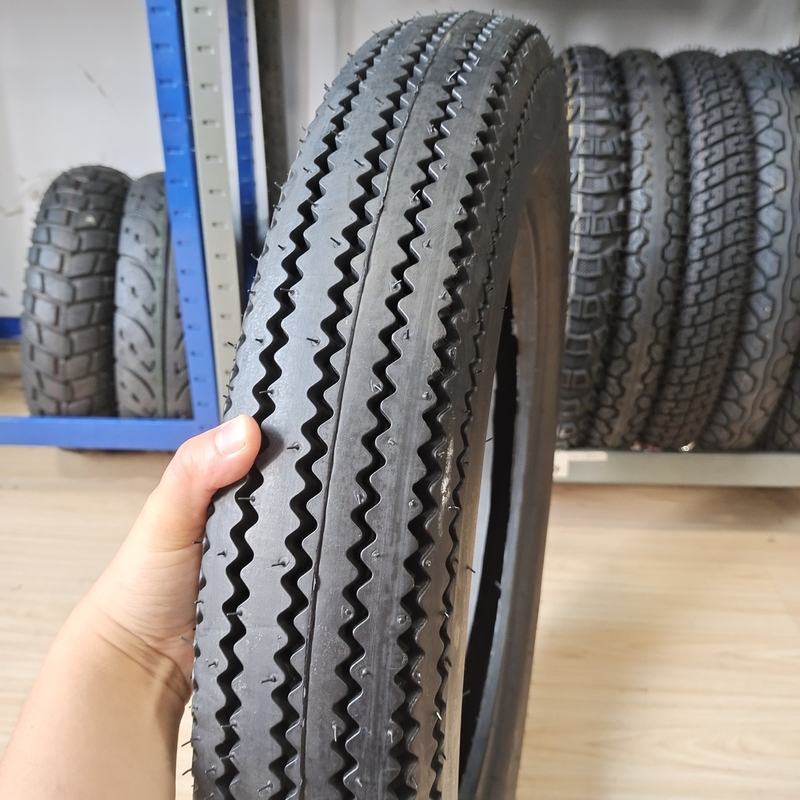 Sawtooth Vintage Motorcycle Tire Tire 5.00-16 4.50-18 met Natrual Rubber in Qingdao